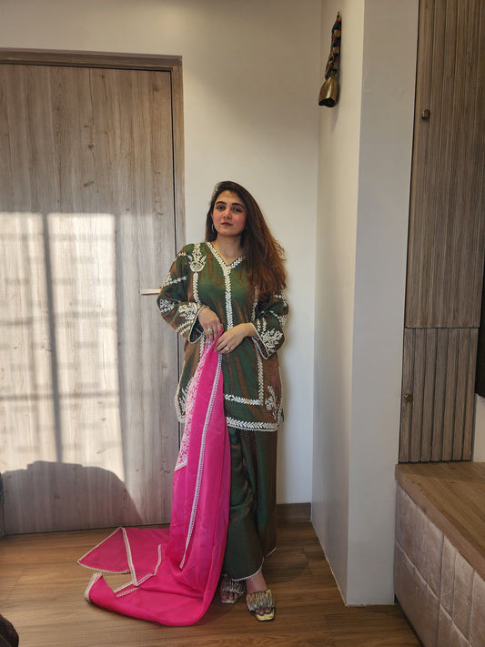 Short kurta with farsi salwar and dupattah