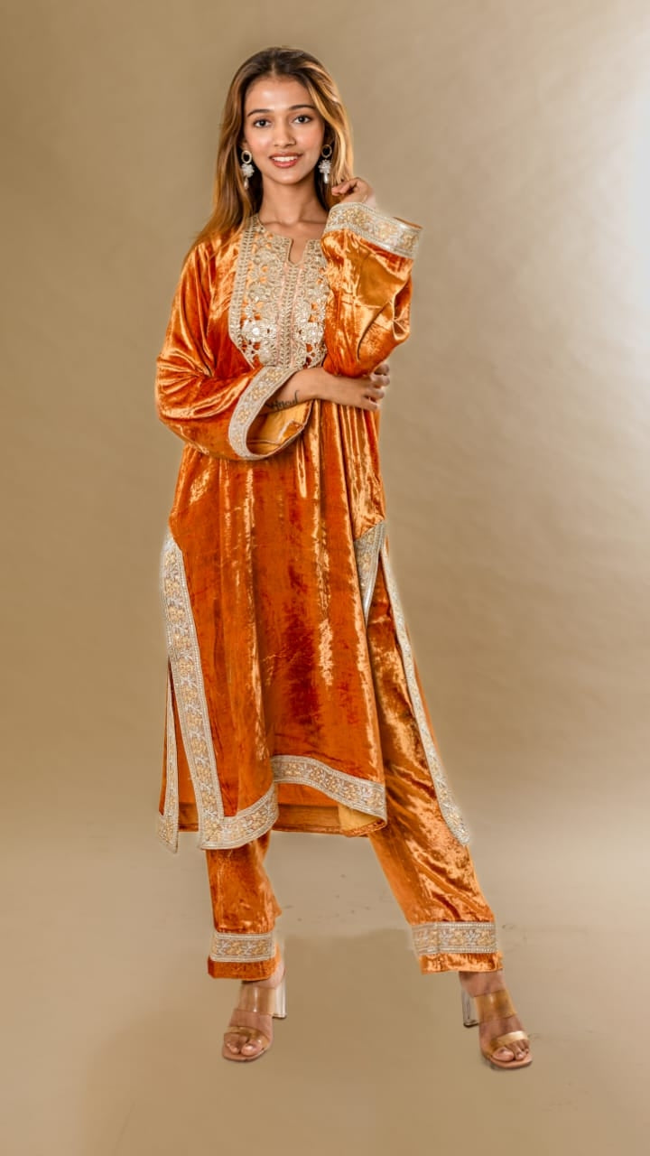 Kurta with straight pants and organza silk dupattah