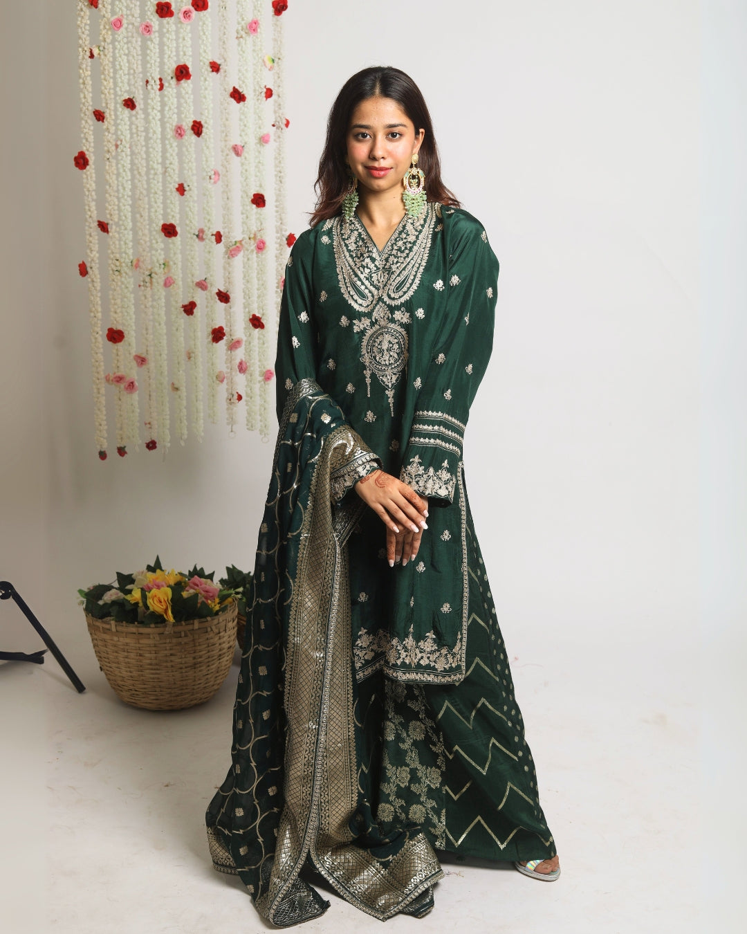 HOOR~ Straight kurta with kaliwala pants and dupatta (Green)