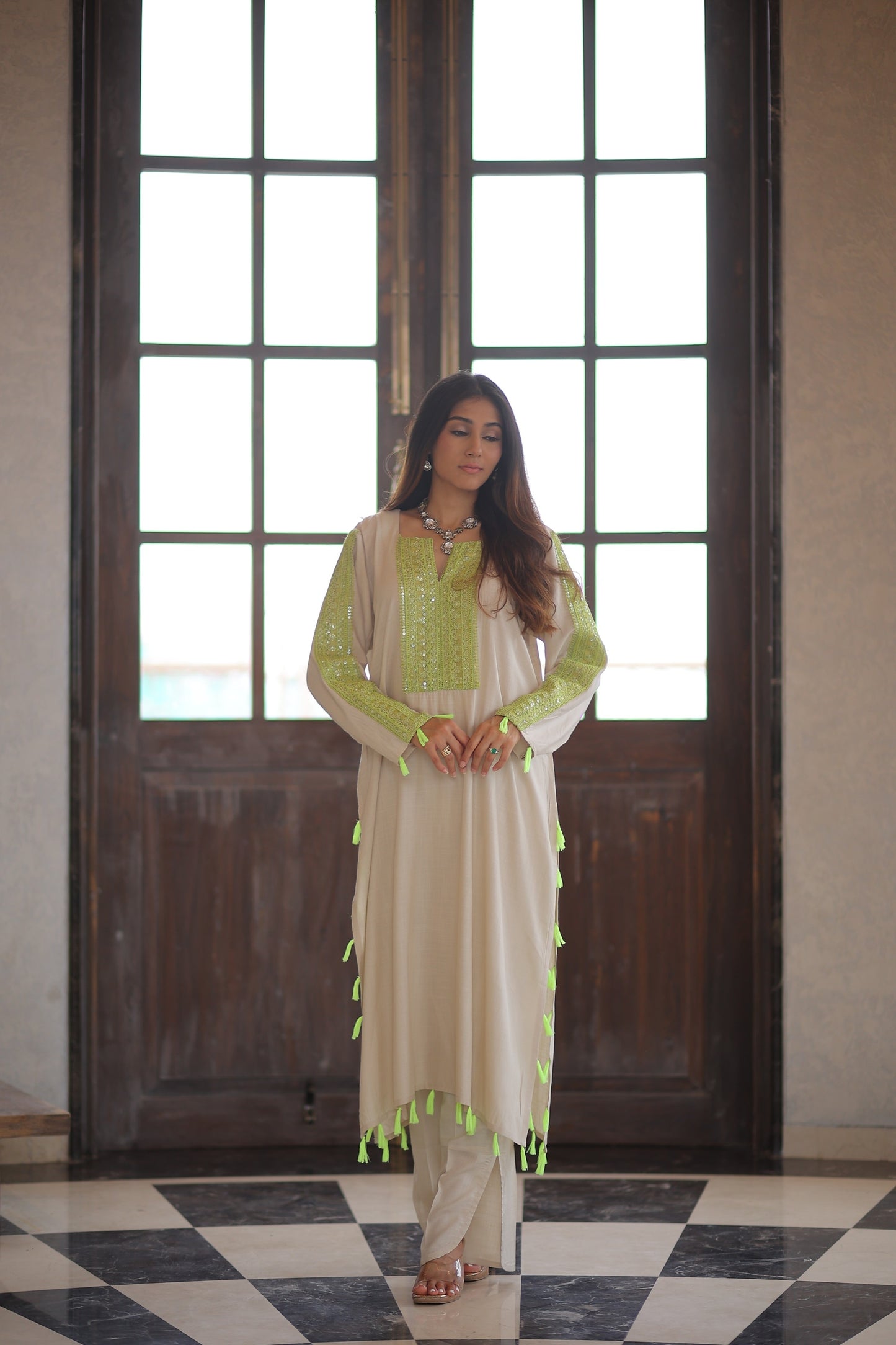 Square V Neck Kurta Set (Full Set)