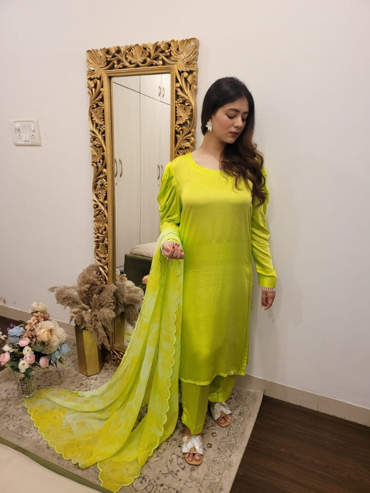 Kurta and pants cowl sleeves