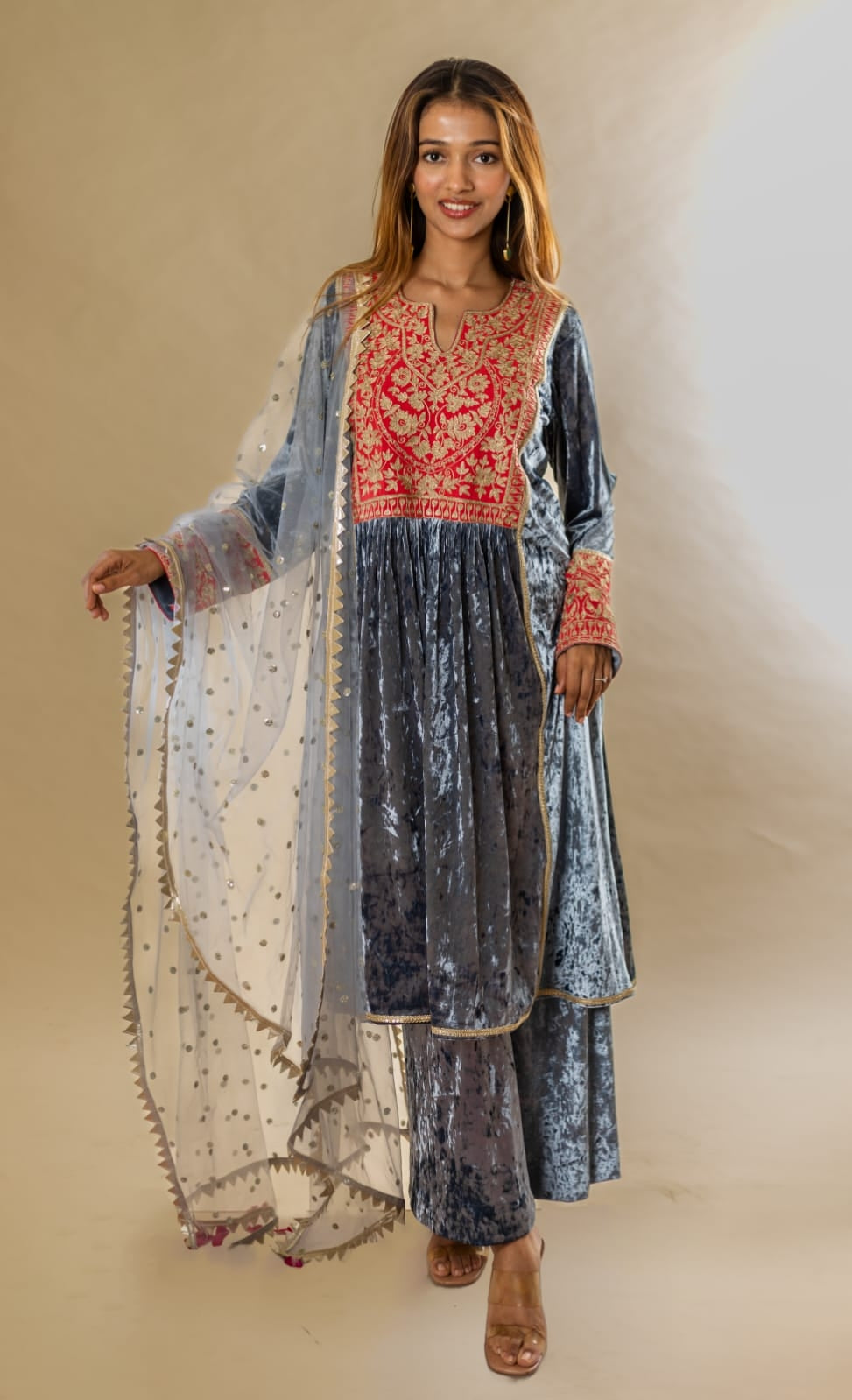 Kurta with gathers in the center with straight pants and Net dupattah