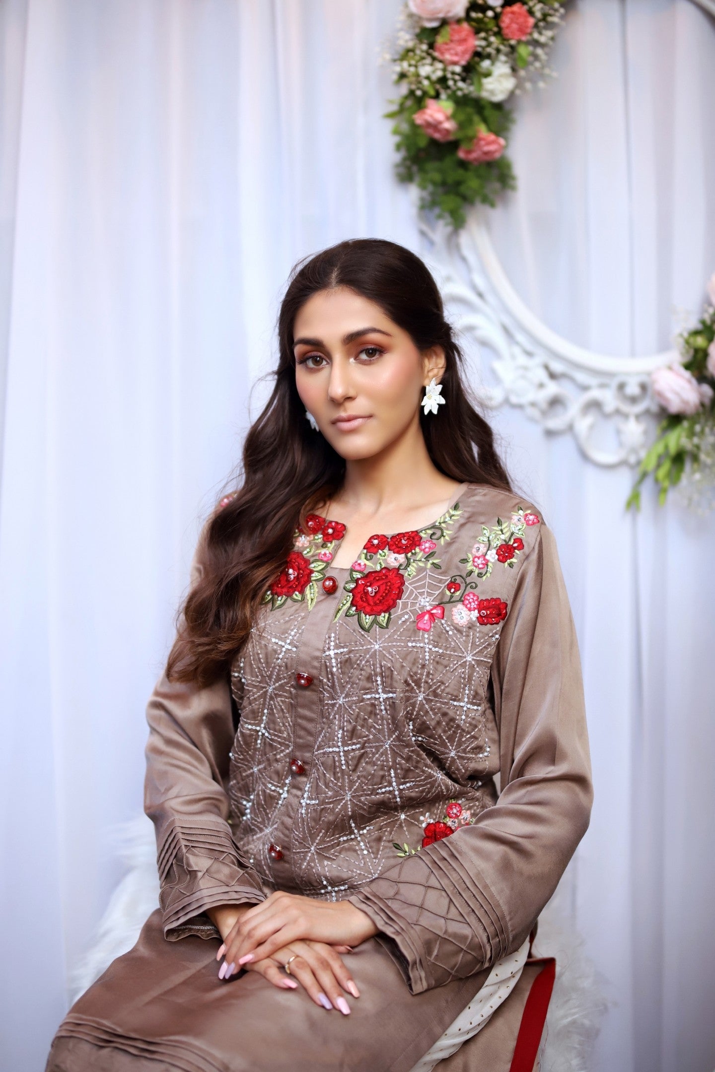 Long kurti with embroidered neck and Pant
