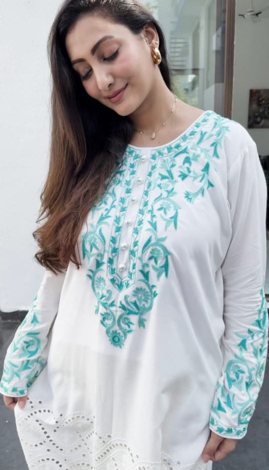 Long kurta with pockets and straight pants