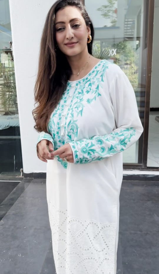 Long kurta with pockets and straight pants