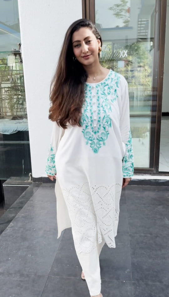 Long kurta with pockets and straight pants