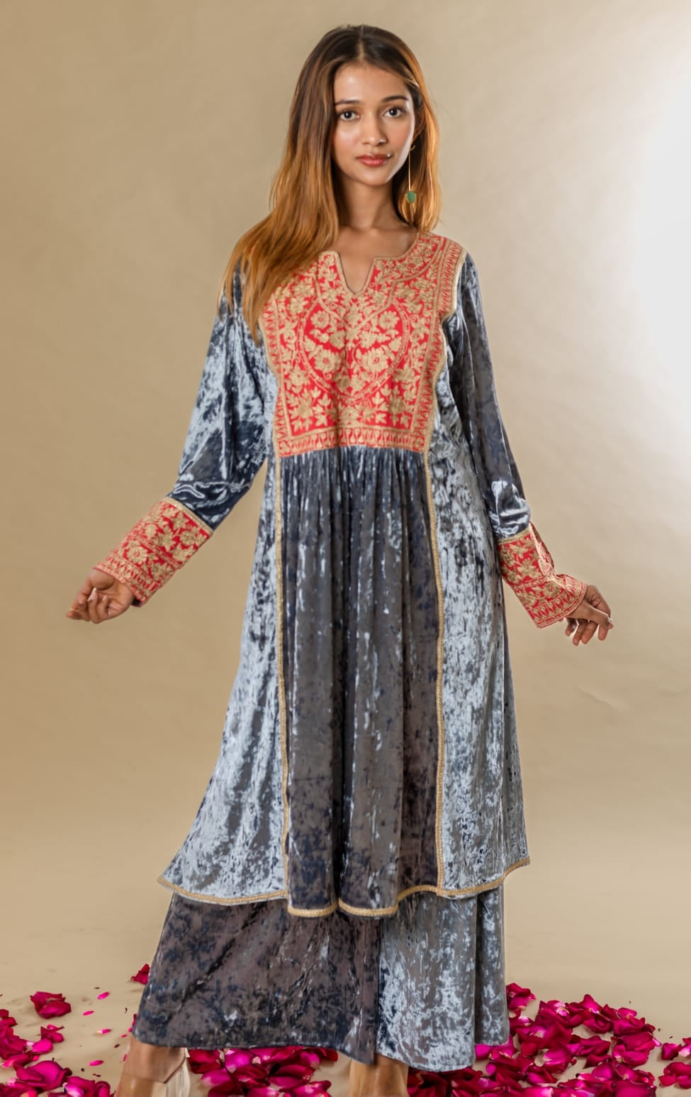 Kurta with gathers in the center with straight pants and Net dupattah