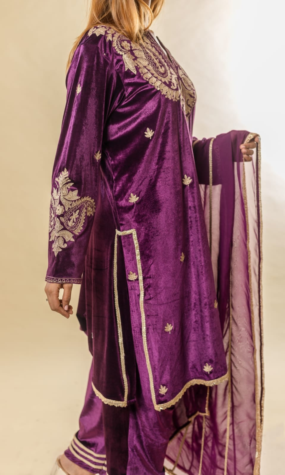 Kurta with gold aari work along with straight pants and organza silk dupattah