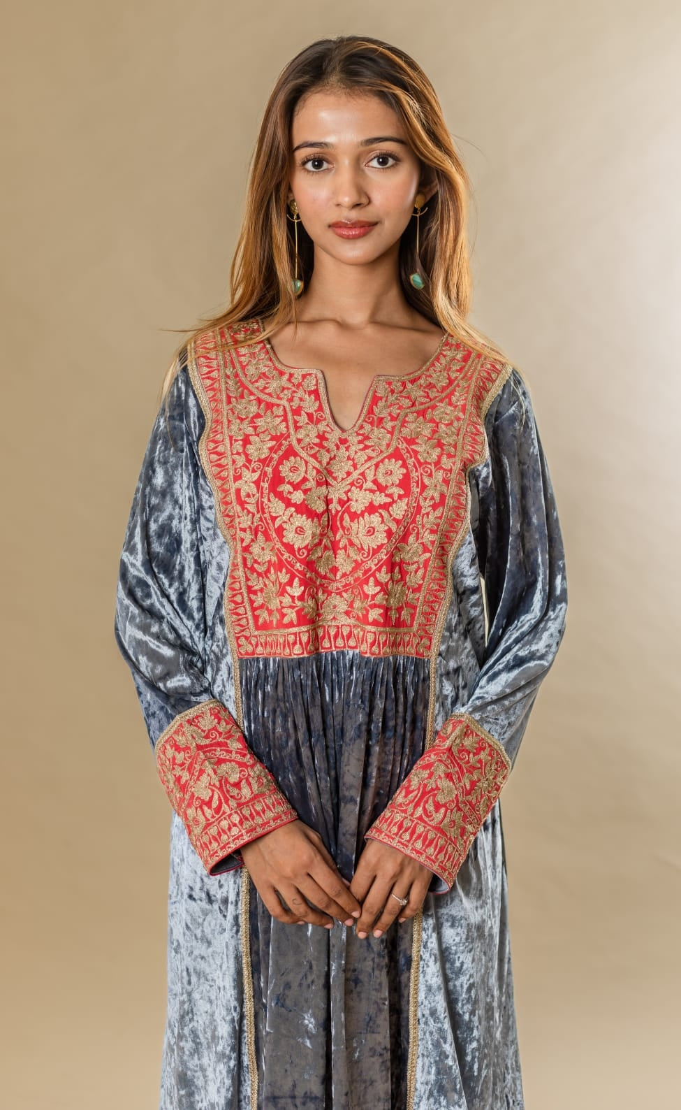 Kurta with gathers in the center with straight pants and Net dupattah