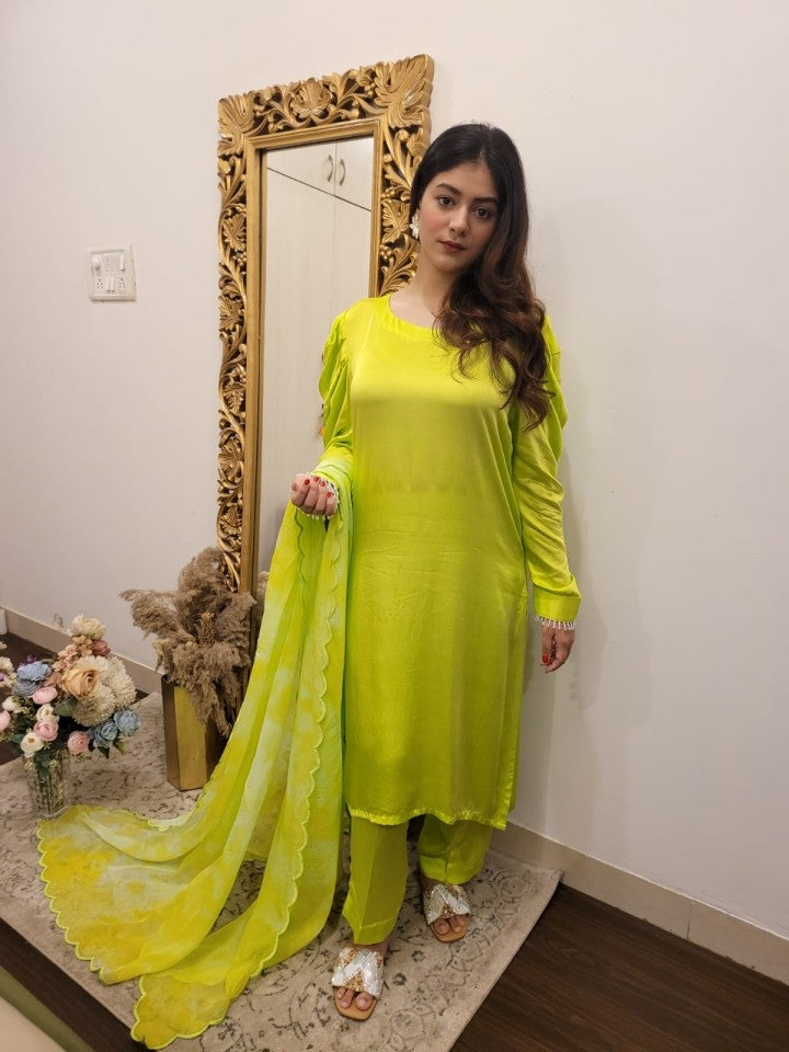 Kurta and pants cowl sleeves