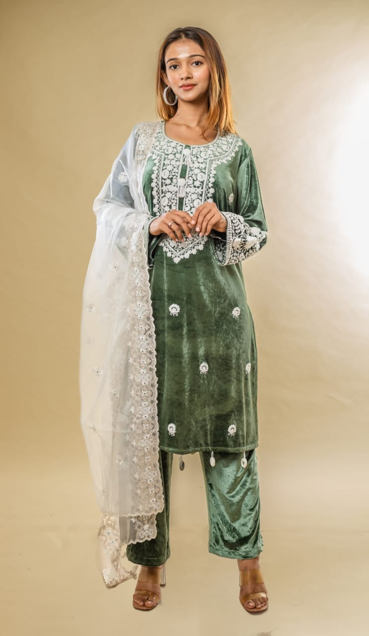 Kurta with code dori work along with straight pants and organza silk dupattah