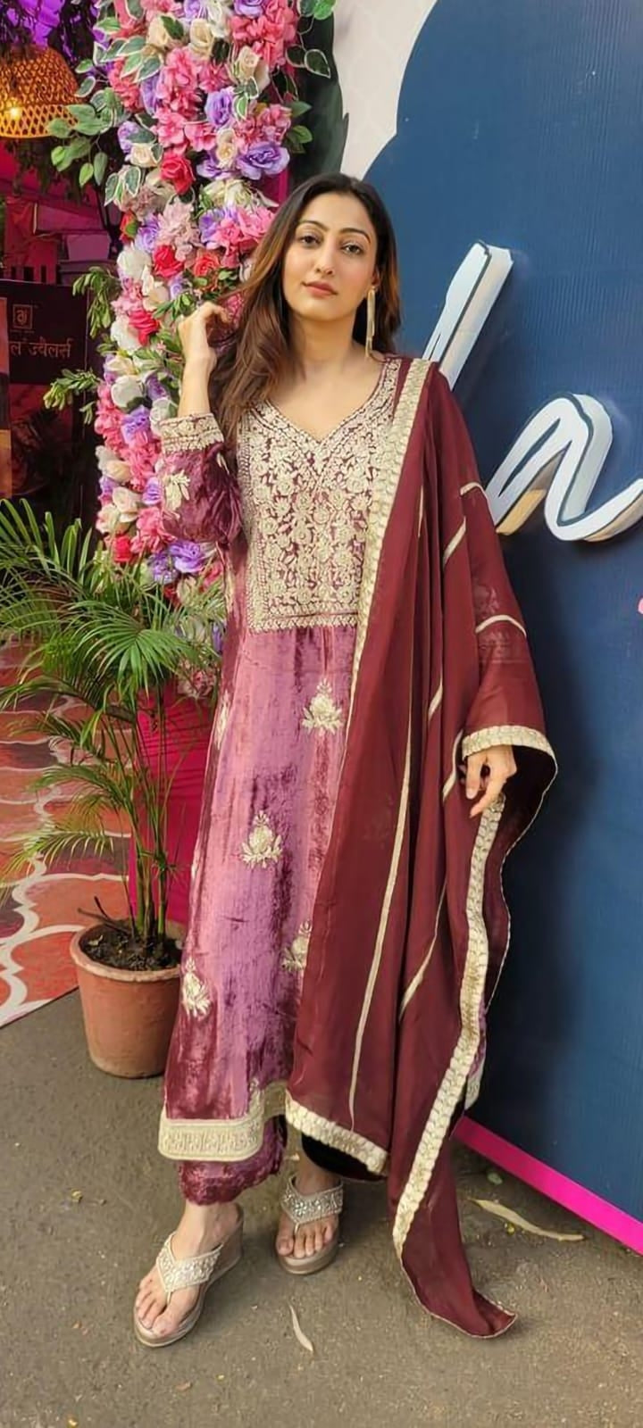 Kurta with gold Aari work along with straight pants and organza silk dupattah