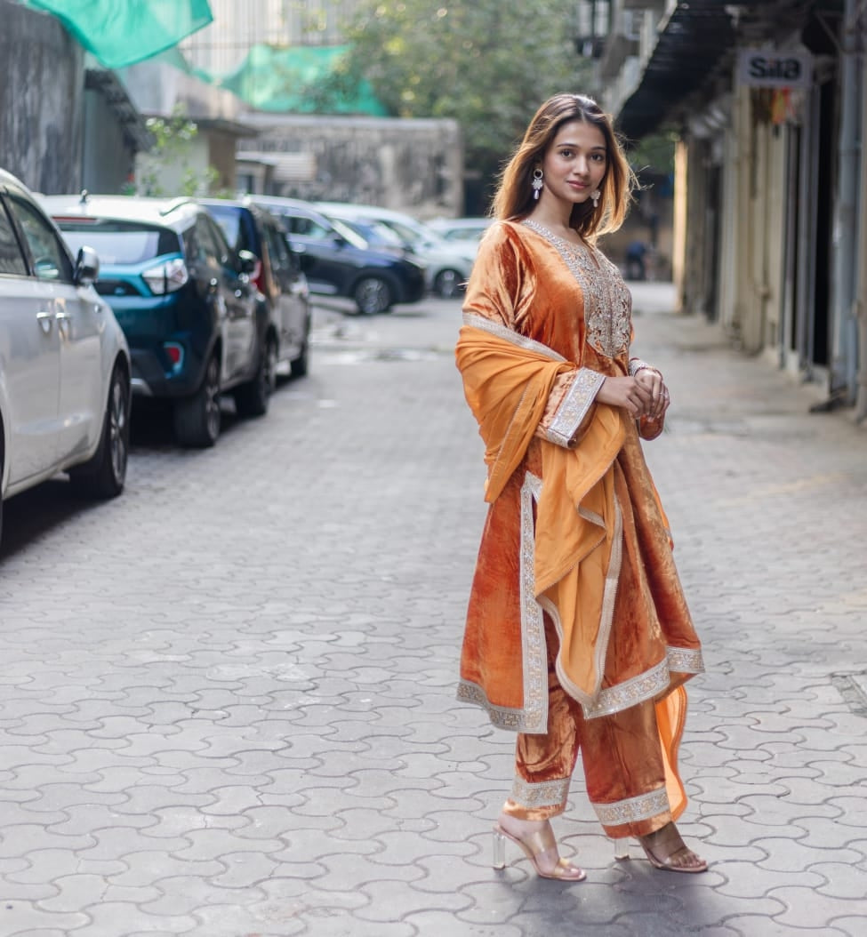 Kurta with straight pants and organza silk dupattah