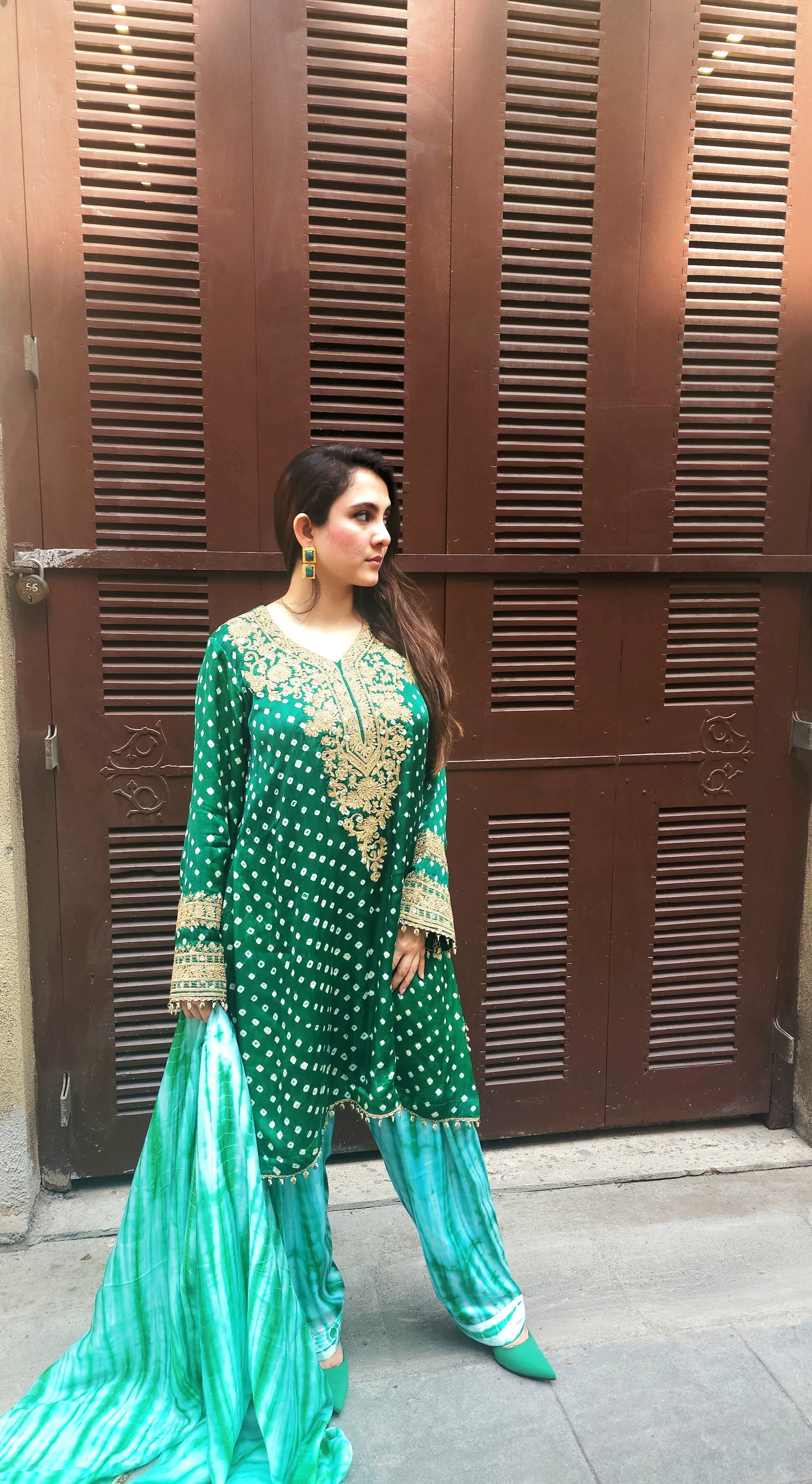Green & White Bandhani Pure Modal Satin Suit with Farsi Salwar