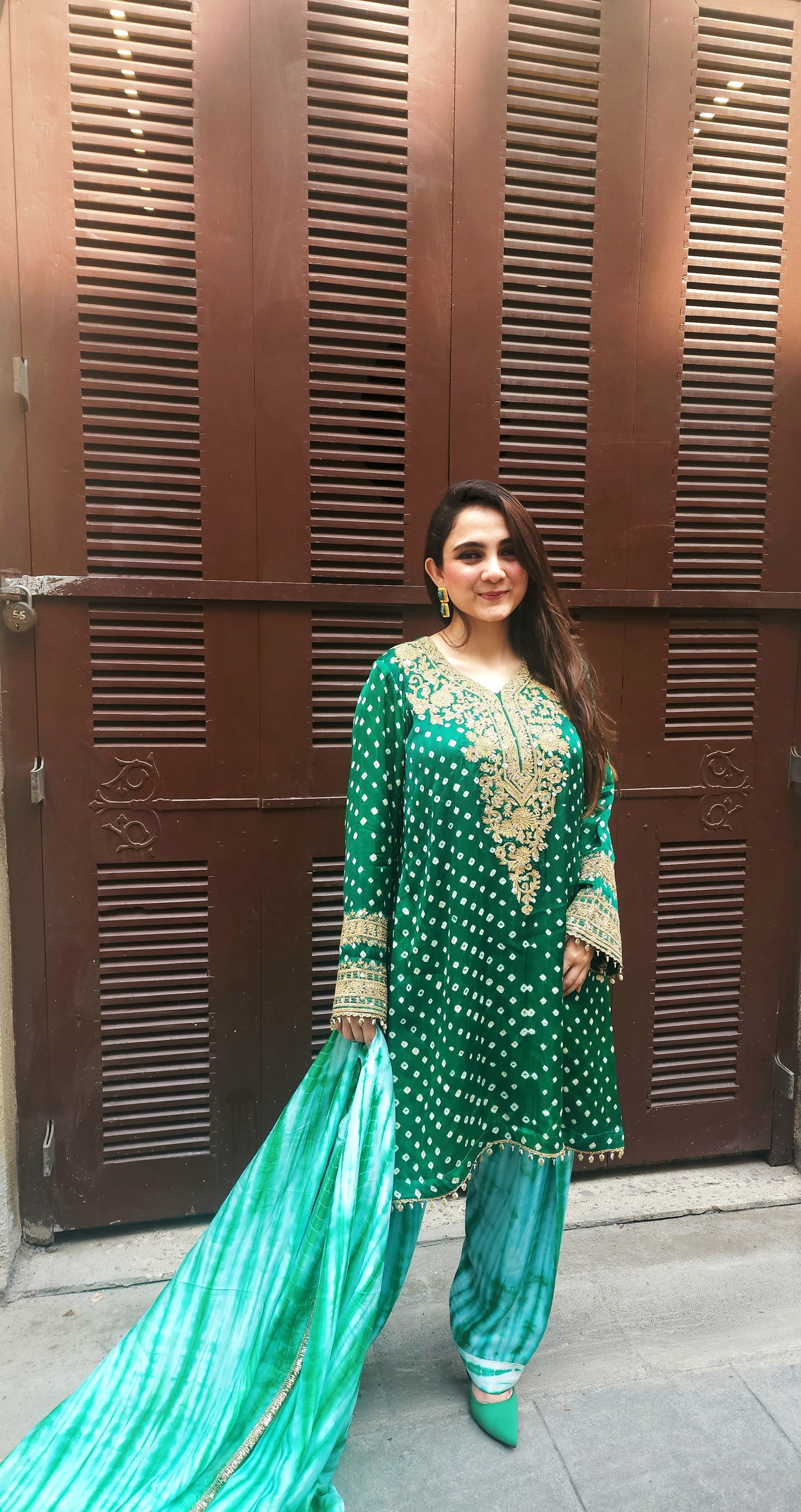 Green & White Bandhani Pure Modal Satin Suit with Farsi Salwar