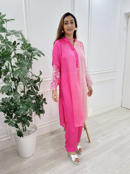 Shaded kurta and pant set with embroidered sleeves