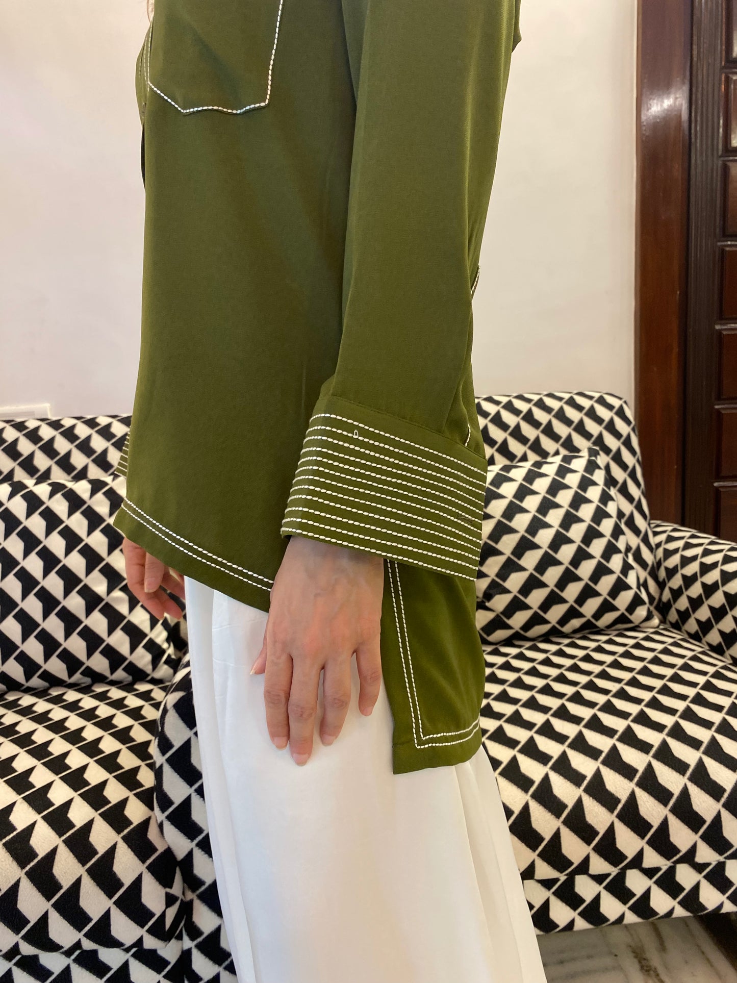 Short Shirt with balloon pants