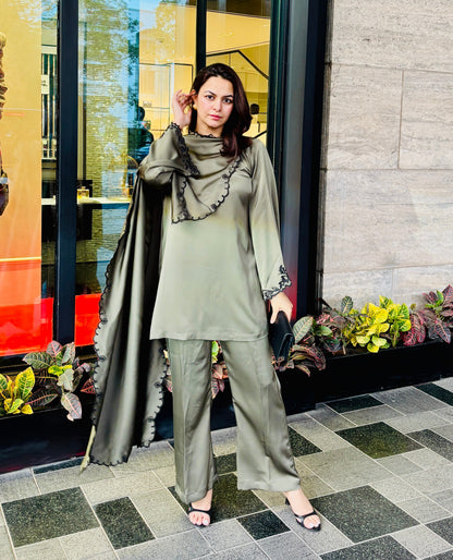 Embroidered Scarf Kurta & Bell Bottom Set