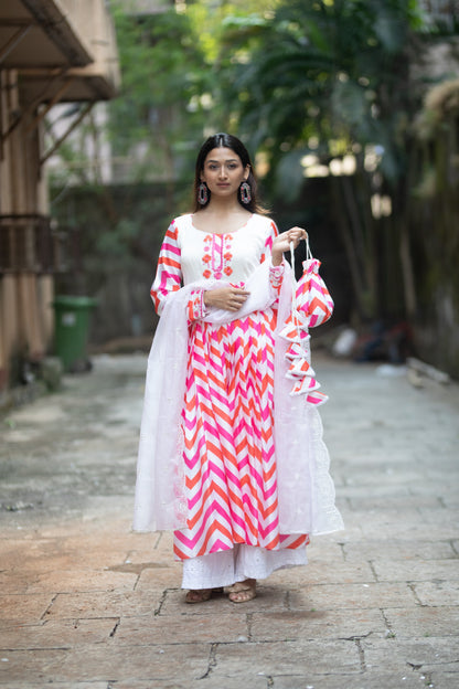 Candy crush pleated dress with organza thread work Dupatta with a potli bag