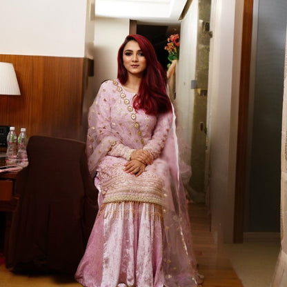 Knee length kurta with kaliwala plazzo and dupatta