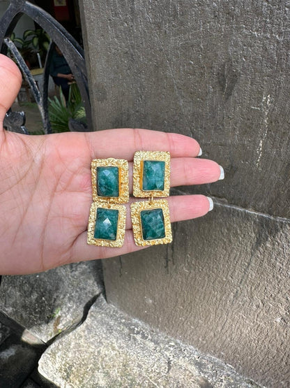 Gorgeous Green Stone Earring