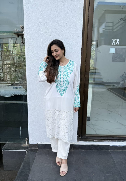 Long kurta with pockets and straight pants